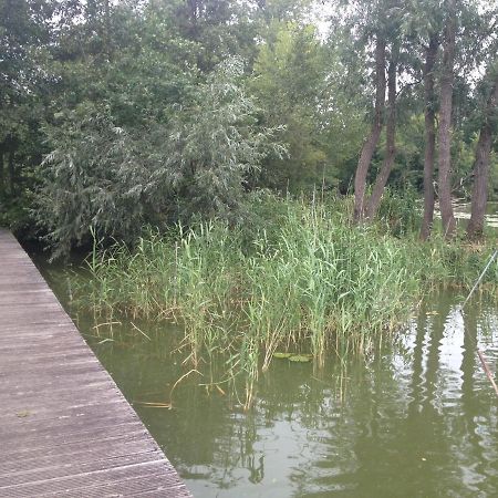Lake Park Berlare Exterior photo