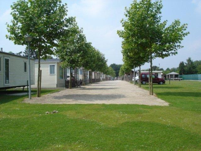 Lake Park Berlare Exterior photo